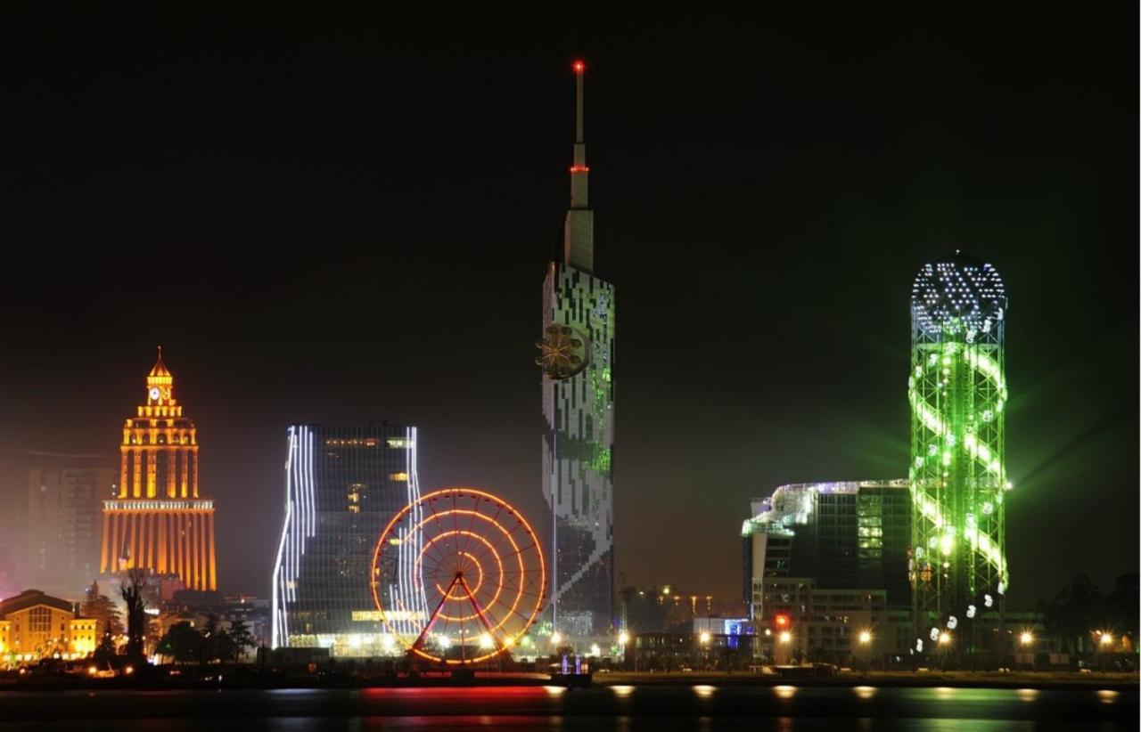 Panoramic Sea And City View Aparthotel In Orbi City Batumi Exterior foto