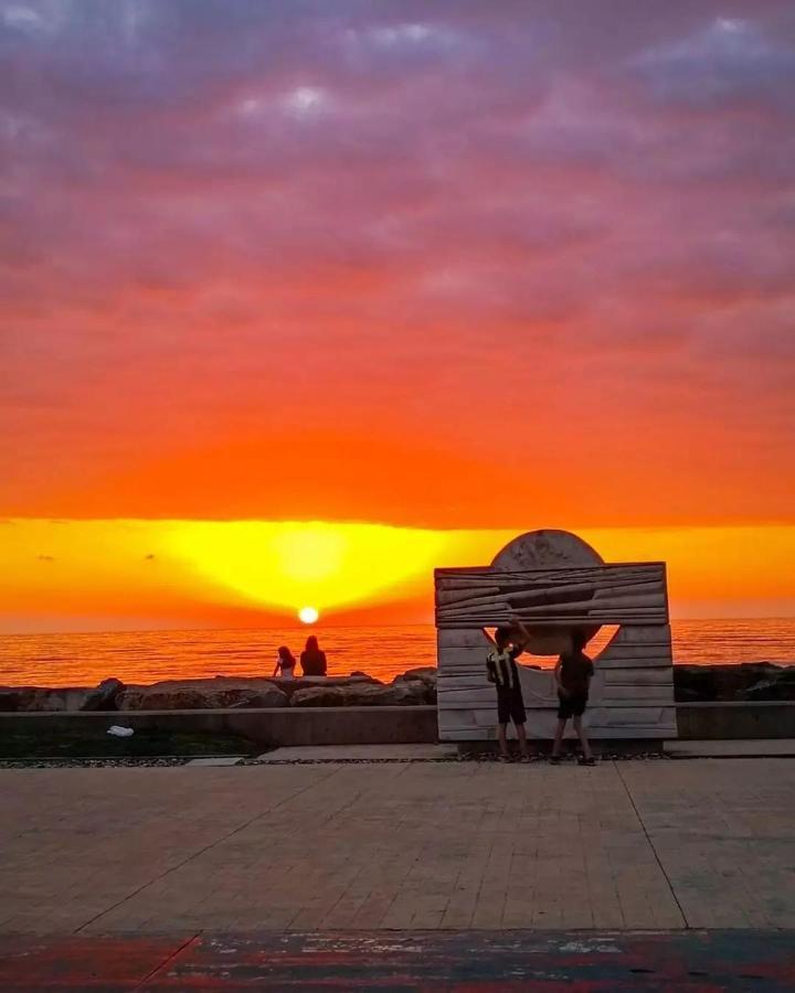 Panoramic Sea And City View Aparthotel In Orbi City Batumi Exterior foto